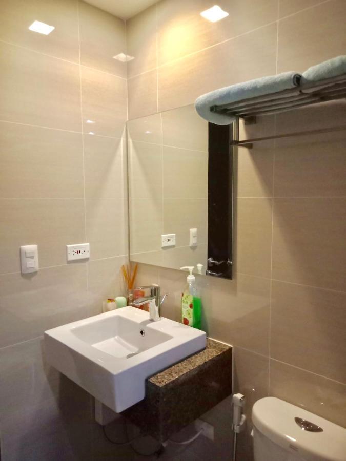 Chillax Studio 101 Newport Boulevard มะนิลา ภายนอก รูปภาพ